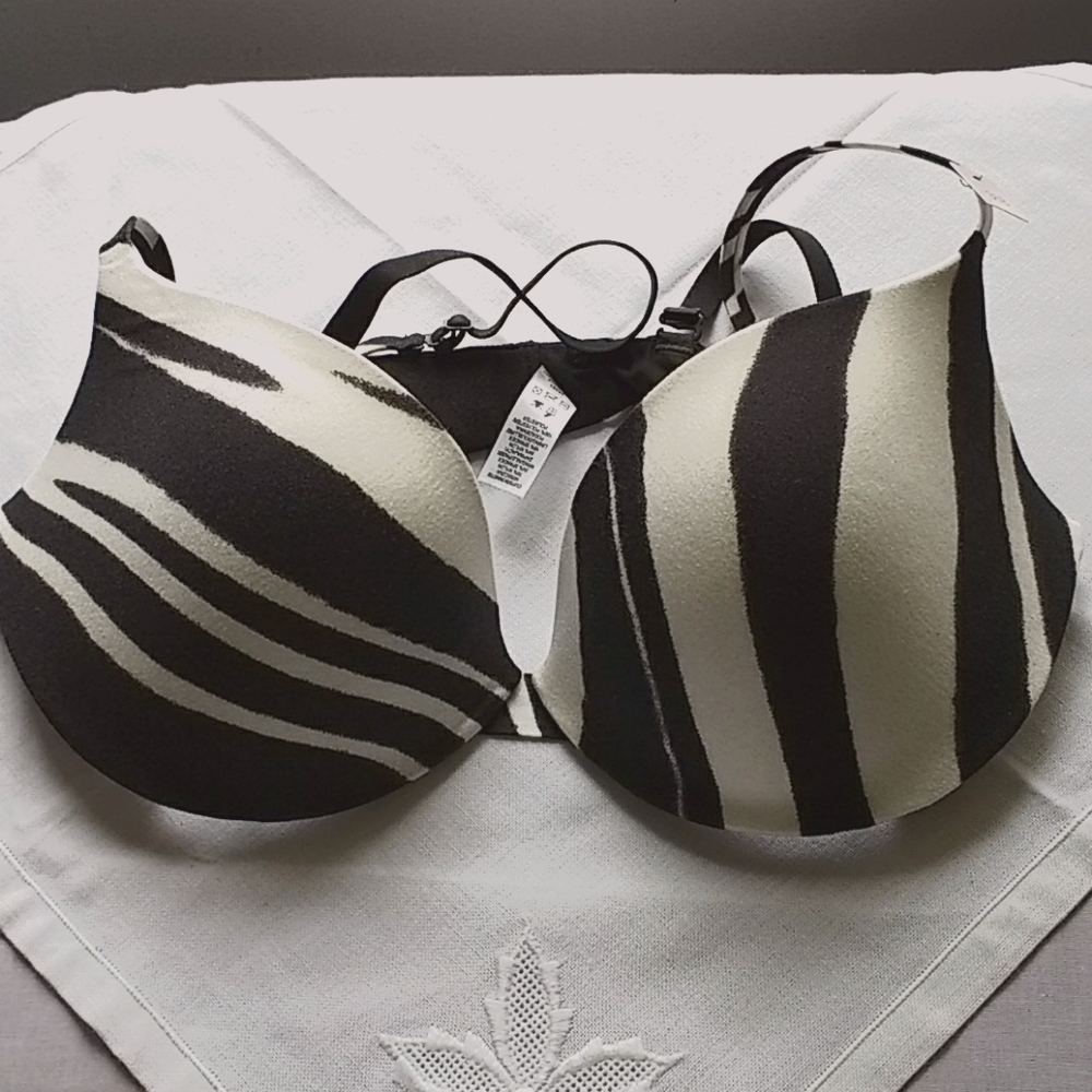 NWT La Senza Lightly Padded Bra Size 36B
